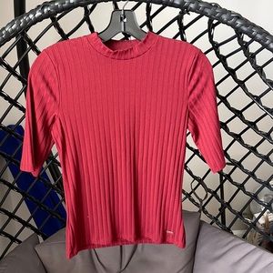 Hollister red mid sleeve top